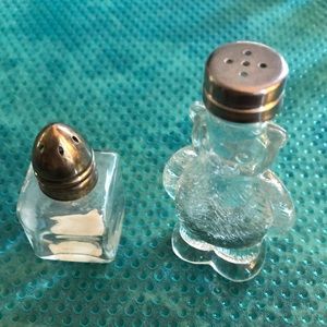 Vintage mismatched Cottagecore pair of shakers